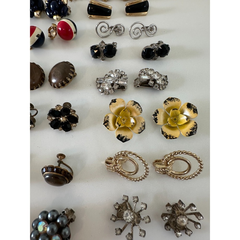 Clip On Earrings Lot 22 Pr Silver Gold Crystals Flower Starburst Mixed Vintage - Picture 6 of 9